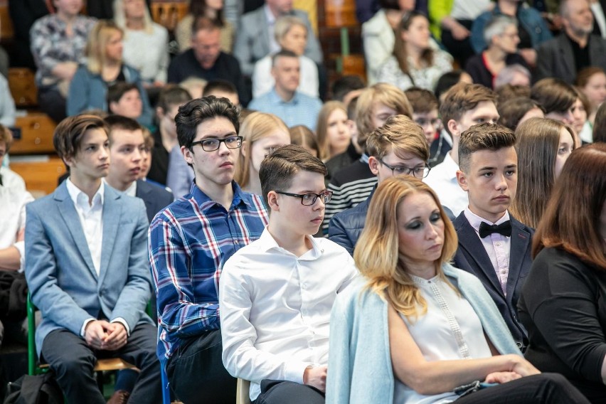 Białystok. Najlepsi podlascy uczniowie otrzymali wyróżnienia i stypendia Ministra Edukacji i Nauki (zdjęcia)