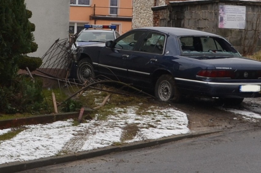 Wypadek w Rudnikach: Wjechał w dom. Miał ponad promil...