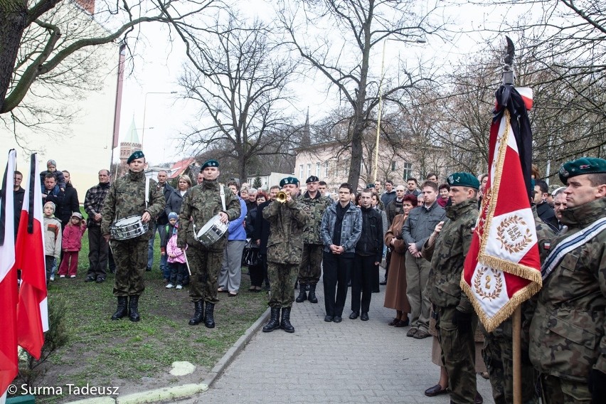 Tak stargardzianie żegnali ofiary katastrofy smoleńskiej. Zdjęcia z kwietnia 2010 roku