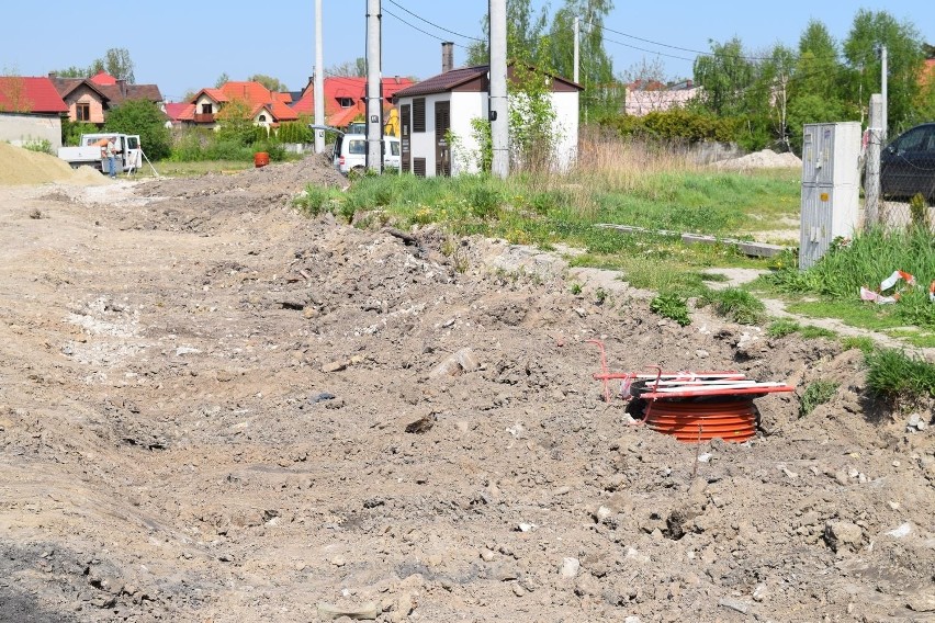 W Skalbmierzu powstaje pierwsze nowoczesne osiedle domów jednorodzinnych. Planowana jest również budowa kolejnego [ZDJĘCIA]ZD