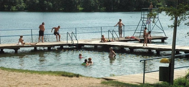 Z kąpieliska przy miejskiej plaży można już korzystać do woli.