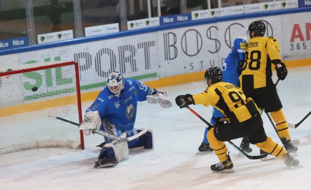 Hokeiści GKS Katowice ostatni raz rywalizowali z Unią Oświęcim w finale play off w 2022 roku i wygrali tę serię 4:0