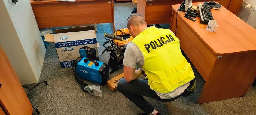 Policja postawiała 11 zarzutów mieszkańcowi powiatu rzeszowskiego. Jest podejrzewany o kradzież elektronarzędzi [ZDJĘCIA]