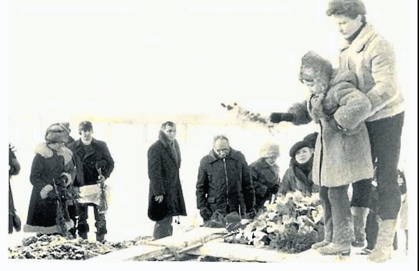 Pogrzeb Bogusława Kopczaka. Zdjęcie wykonane przez SB