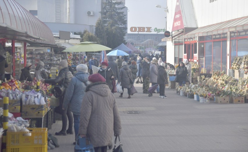 Na targowisku Korej w Radomiu w czwartek 17 marca było...