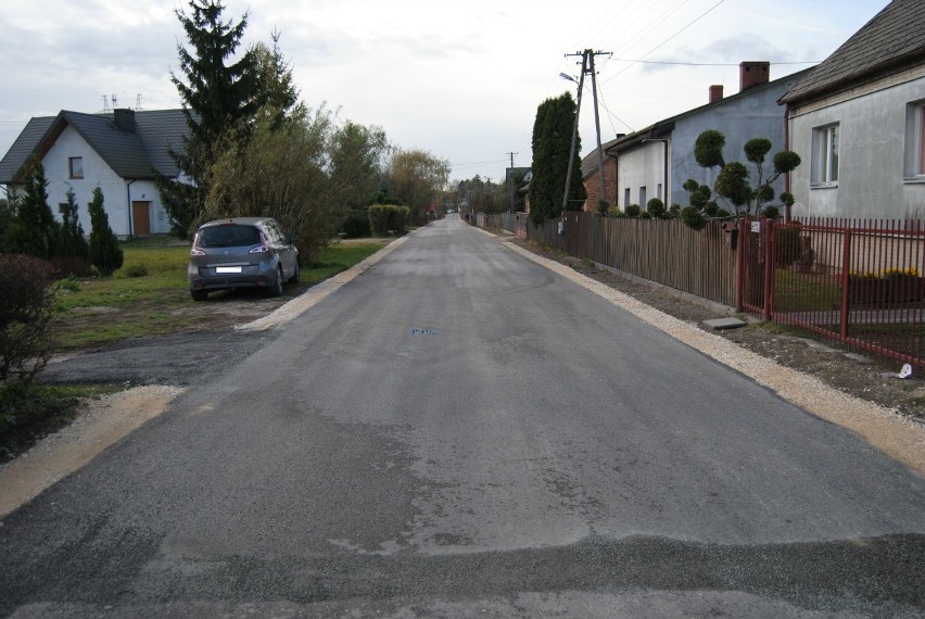 Nowa droga w Dankowie Małym koło Włoszczowy oddana do użytku mieszkańców (ZDJĘCIA)