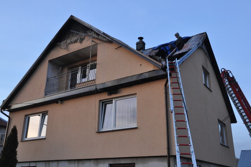 Pożar wybuchł z samego rana na poddaszu domu