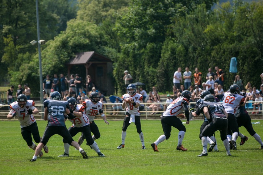 Futbol amerykański: W derbach Małopolski górą Silvers Olkusz [ZDJĘCIA]