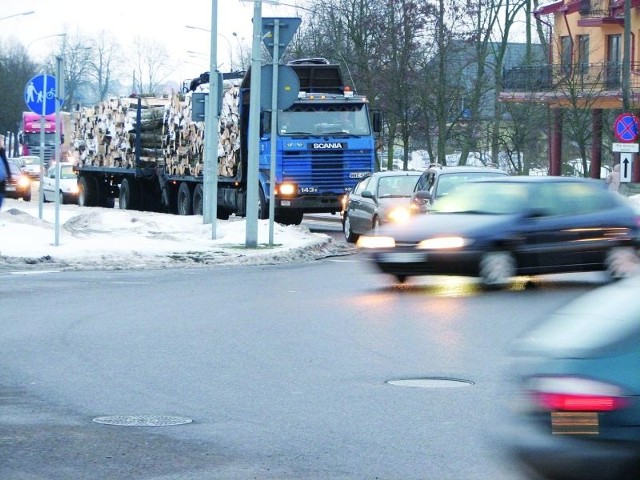 Już dziś ciężarówki blokują drogi krajowe w centrum Bielska. Po powstaniu zakładu IKEI ich liczba jeszcze wzrośnie.