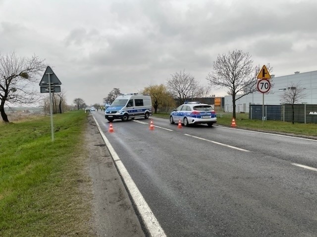 W nocy z 7 na 8 kwietnia w Siechnicach doszło do śmiertelność wypadku. We wtorek (11 kwietnia) wrocławska policja poinformowała, że zatrzymała podejrzewanego. Jednak Prokuratura szuka jeszcze jednego sprawcy.