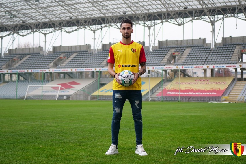 Hiszpański pomocnik Hugo Díaz Rodríguez podpisał umowę z Koroną Kielce! W transferze pomógł Piotr Dulnik