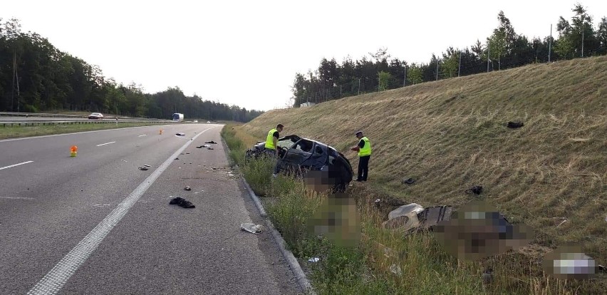 Kołaki Kościelne. Śmiertelny wypadek na S8. Dwie osoby nie żyją. Samochód dachował [26.06.2019]