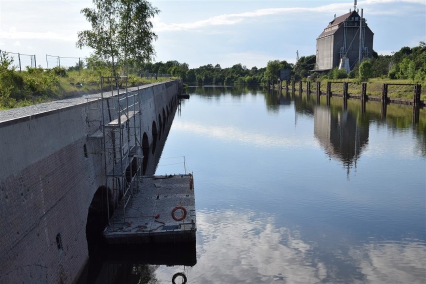 Port w Koźlu dziś.