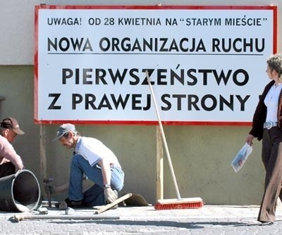 Na rogatkach stanęły informacyjne tablice. Do godziny "zero&#8221; pozostał tylko tydzień.