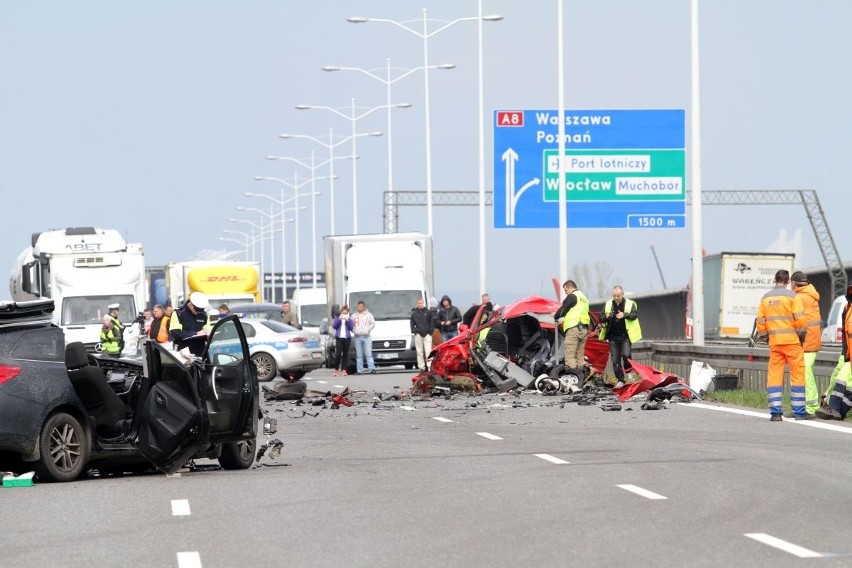 Wypadek na AOW. Kierowca jechał pod prąd