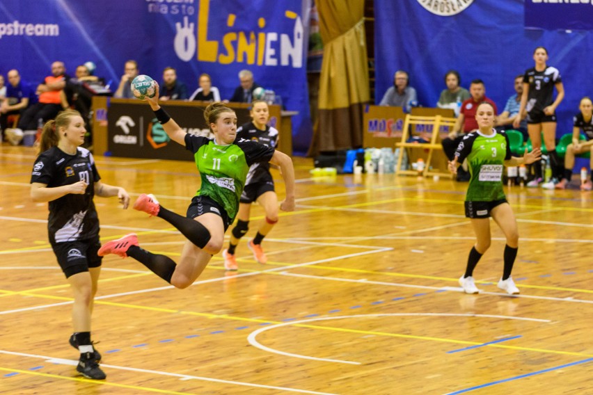Handball JKS Jarosław (czarne stroje) nie dał rady...