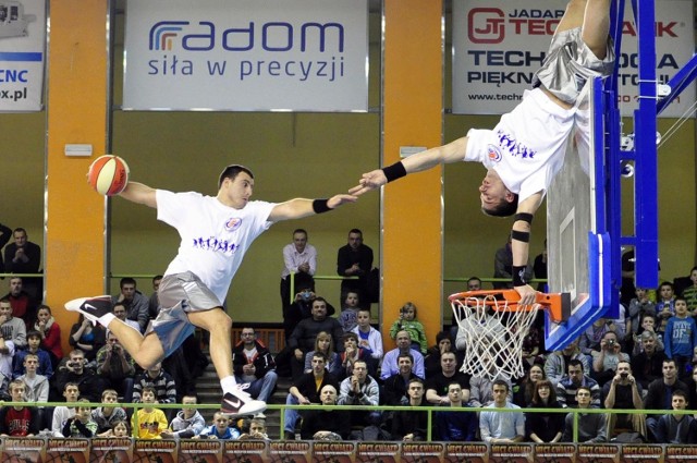 Formacja Crazy Dunkers z Francji, pokazała coś, czego w Radomiu jeszcze nie było