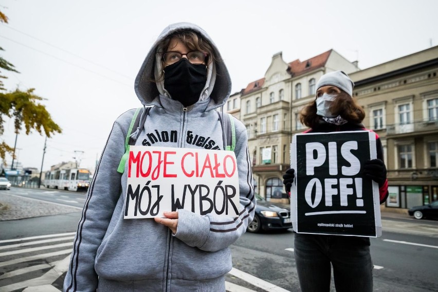 Protest pod kuratorium oświaty w Bydgoszczy odbył się w...