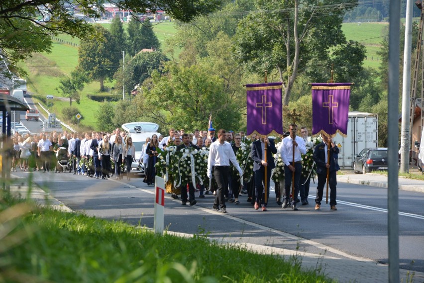 Chyżne. Pogrzeb tragicznie zmarłej 18-letniej Angeliki, która zginęła w wypadku w Szaflarach