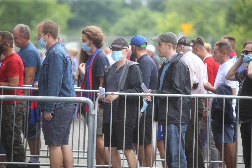 5.07.2021. Kibice na meczu Piast Gliwice - Raków Częstochowa...