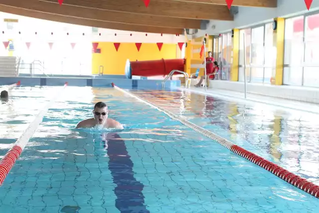 Dwa tory na krytym basenie w Krapkowicach będą wydzielone specjalnie dla dzieci.