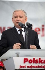 Jarosław Kaczyński przegrał z Bronisławem Komorowskim. Prezes PiS musi sprostować swoje wypowiedzi 