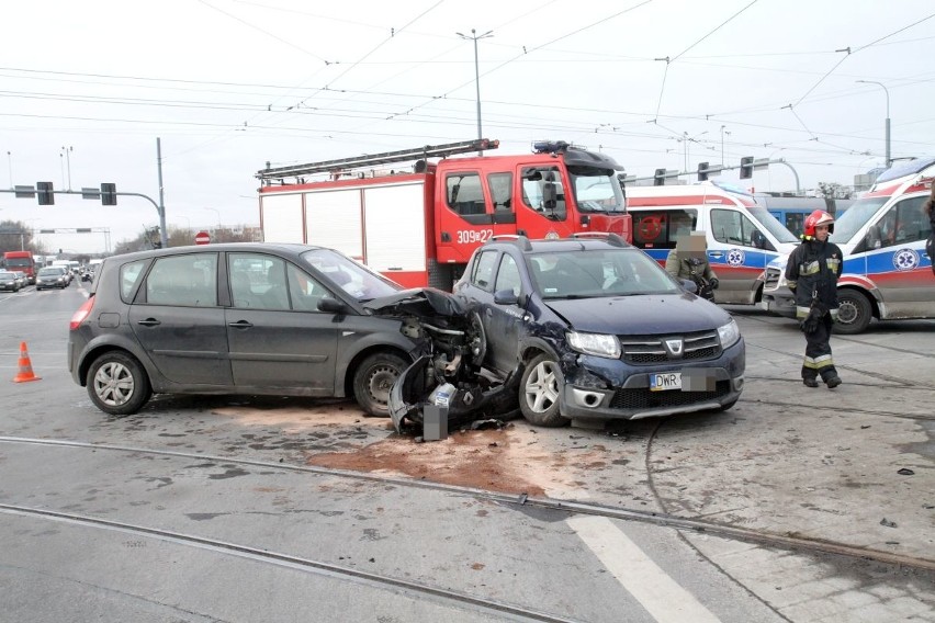 Wypadek na skrzyżowaniu Armii Krajowej i Bardzkiej