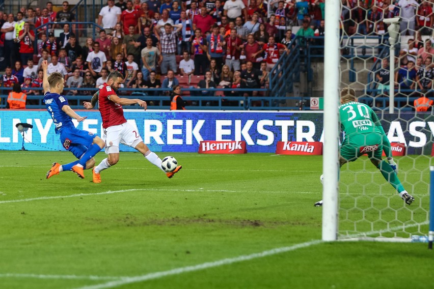 Wisła Kraków - Lech Poznań: Fantastyczne pożegnanie Pawła Brożka z kibicami „Białej Gwiazdy"! Gol w ostatnim meczu w ostatniej minucie!  