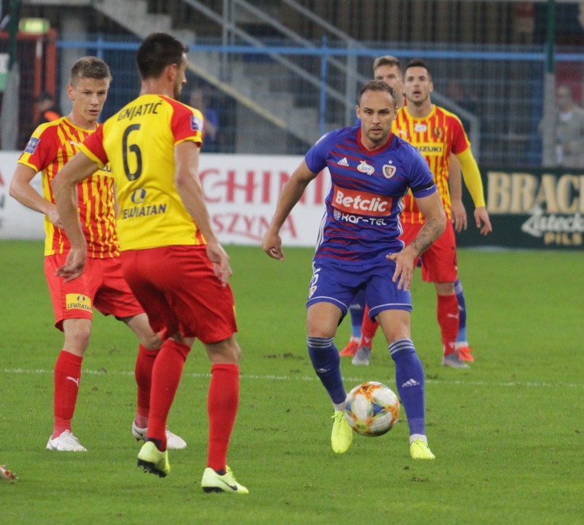 Korona Kielce przegrała z Piastem Gliwice 0:1. Żółto-czerwoni zagrali lepiej niż w ostatnich spotkaniach, ale zawiodła skuteczność