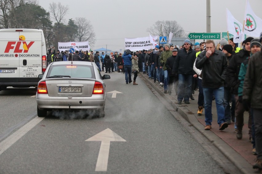 Górnicy kopalni Krupiński w Suszcu blokowali drogę...