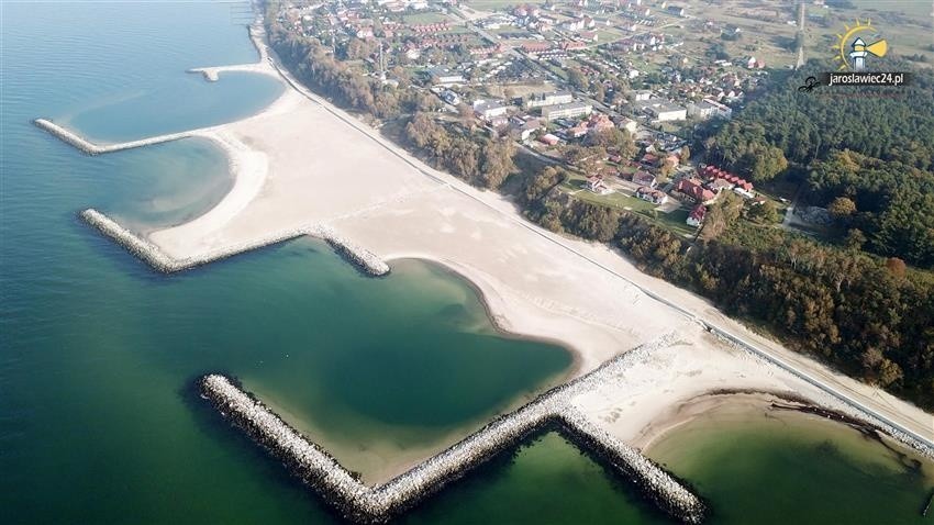 Prace na plaży w Jarosławcu zostały zakończone. Zobaczcie...