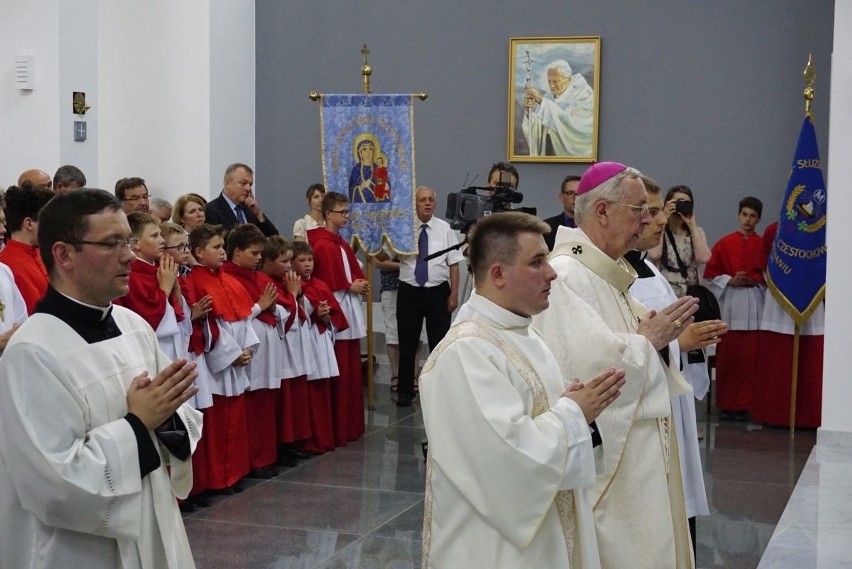 Arcybiskup Stanisław Gądecki w niedzielę poświecił nową...