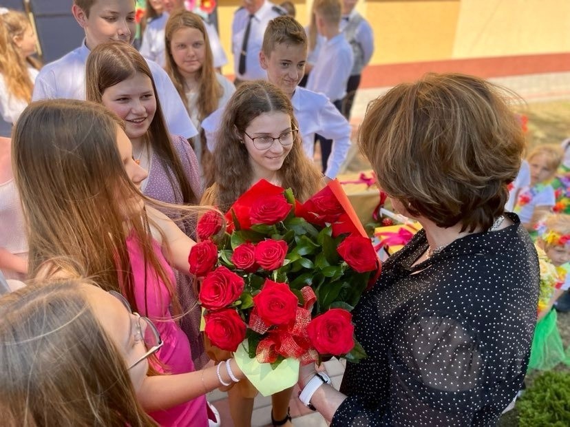 Pożegnanie dyrektor SP w Mniszowie Renaty Regnowskiej