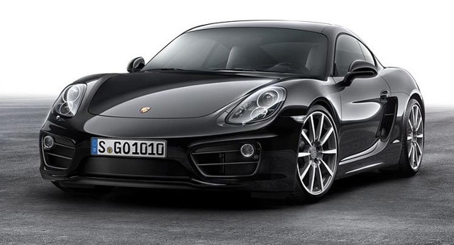 Porsche Cayman Black Edition jak wskazuje nazwa otrzymał czarne malowanie. Zdecydowano się również na biksenonowe reflektory, a także 20-calowe obręzce aluminiowe / Fot. Porsche