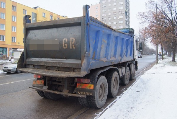 Ciężarówka uderzyła w tramwaj  na Wojska Polskiego [zdjęcia]