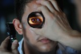 Ból oczu może mieć związek z COVID-19. Od razu idź do okulisty