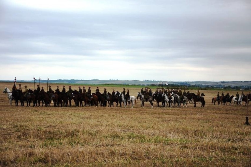 Rocznica bitwy pod Komarowem 2018. Wielka inscenizacja w Wolicy Śniatyckiej (ZDJĘCIA)