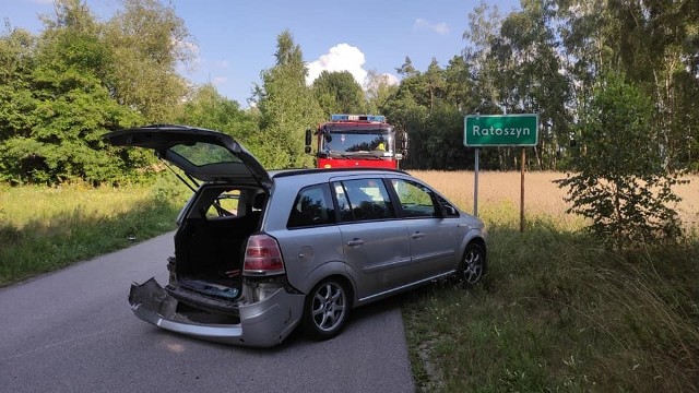 W sobotę na drodze powiatowej w Ratoszynie w gminie Radzanów doszło do zderzenia samochodu osobowego i dostawczego.