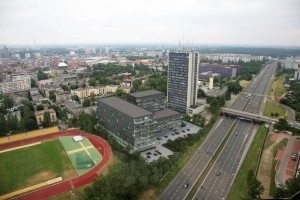 W miejscu kortów przy Astrów, między wieżowcem prokuratury a stadionem AWF. mogą powstać takie biurowce.