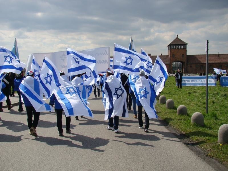 26 Marsz Żywych przeszedł z byłego niemieckiego obozu Auschwitz I do Auschwitz II Birkenau