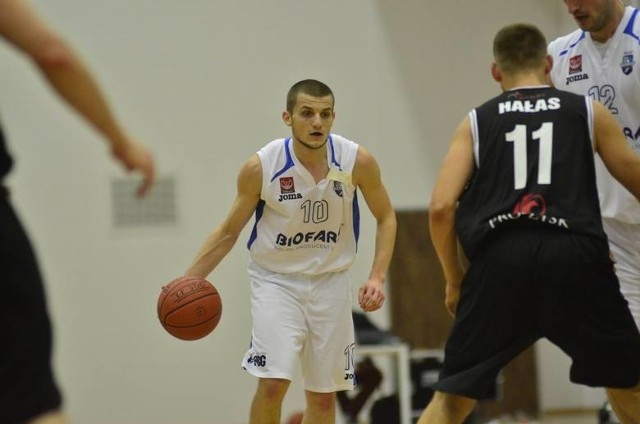 Piotr Wieloch zdobył 21 pkt i był najskuteczniejszym graczem Biofarmu Basket na parkiecie w Siedlcach