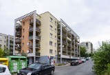 Kraków. Za ponad 5 mln zł miasto kupiło mieszkania pełne usterek. Lokatorzy do dziś skarżą się na pękające ściany i pleśń