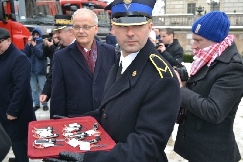 Nowe samochody strażackie otrzymały m.in. jednostki z...