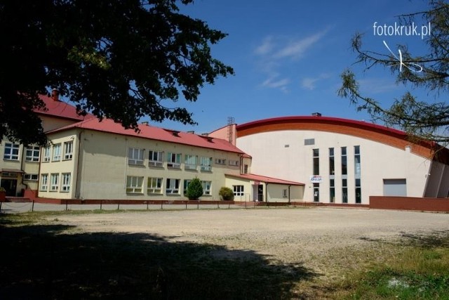 W ramach jednego z projektów miałaby być wykonana termomodernizacja budynku szkoły w Bilczy.
