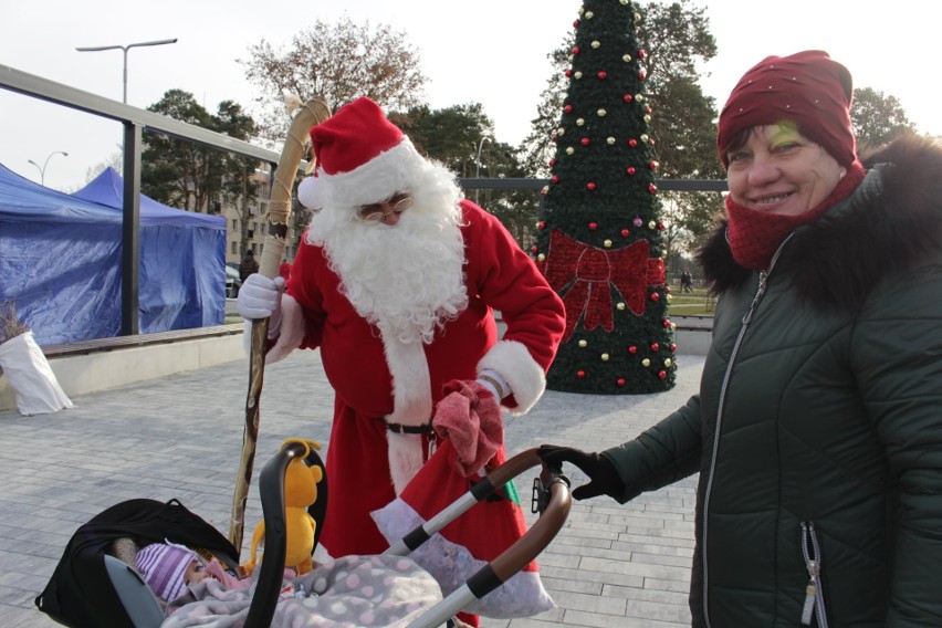 Kiermasz świąteczny w Gorzycach już trwa. Jego atrakcją będzie Strażacki Orszak Świętego Mikołaja. Zobacz, co można kupić [ZDJĘCIA]