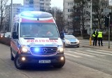 Potrącenie pieszych przez motocyklistę na pasach w Bydgoszczy. Dwie osoby w szpitalu