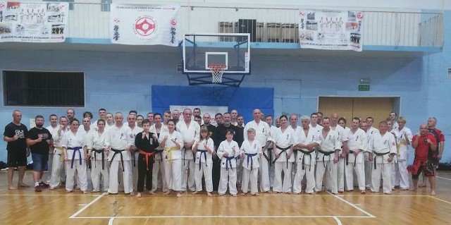 Uczestnicy seminarium karate w Kielcach