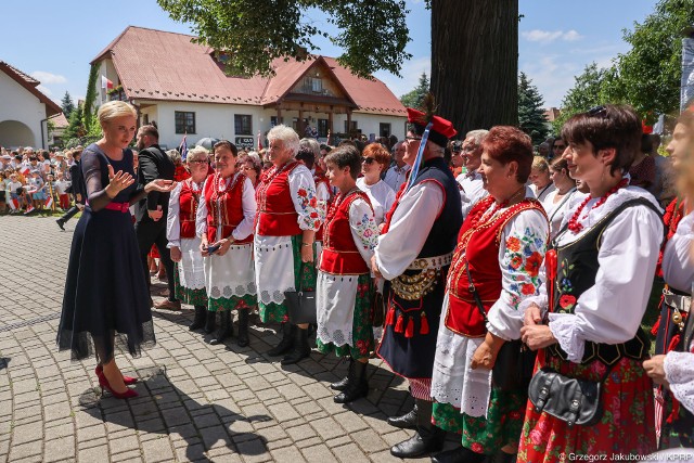 Agata Kornhauser-Duda odwiedziła Łąktę Dolną, gdzie spotkała się z członkiniami Kół Gospodyń Wiejskich.