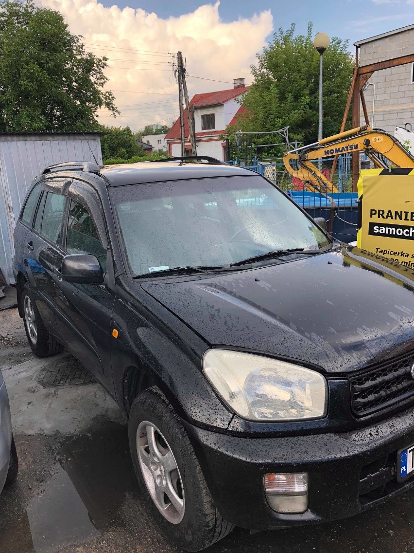 Prezydent Starachowic sprzedaje swoje auto - toyota RAV 4 do kupienia za niewielką kwotę