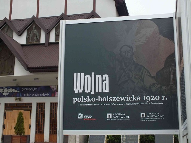 Tytułowy plakat wystawy w Starachowicach